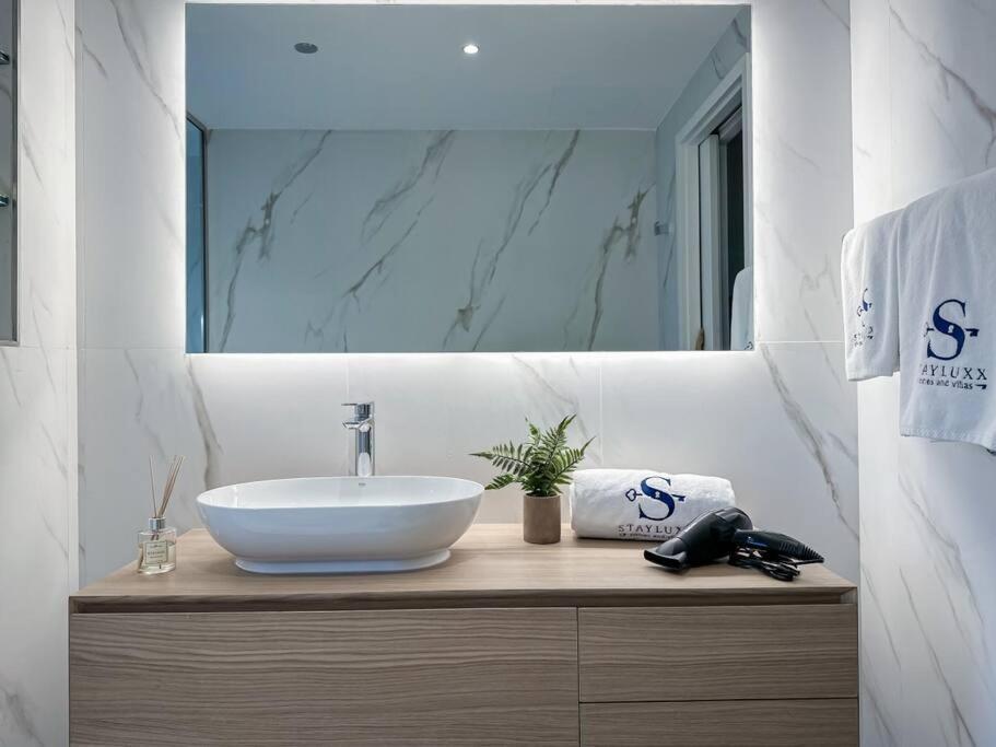 Apartment Breathtaking View - Address Marina *